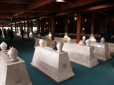 Photos of Astana Giribangun