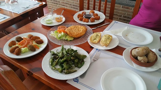 Restaurante La Chalana ( The Flatboat)