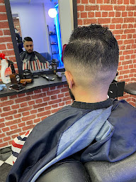 Photo n°8 de BAHDJA COIFFURE à Paris (Salon de coiffure)