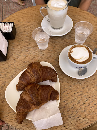Martin Cafe' - Visual