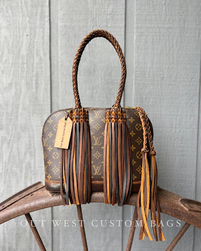 Out West Custom Bags Logo