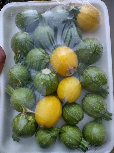 Opinii despre Lokalny Warzywniak în Warszawa - Sklep z owocami