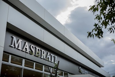 マセラティ札幌