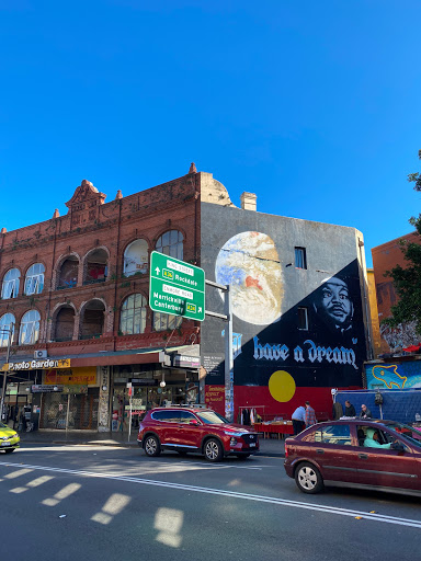 Uturn Newtown (Contemporary) - Thumbnail