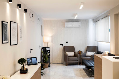 Aesthetic Mediclinic - Γ. Ζαμπάκος Πλαστικός Χειρουργός