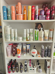 Photo n°20 de Le comptoir de Nawel - Grossiste de produits de coiffure - Tous types de cheveux à Villeneuve-sur-Lot (Magasin de produits de beauté)