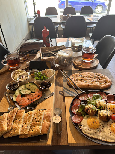 Gate Cafe - Visual