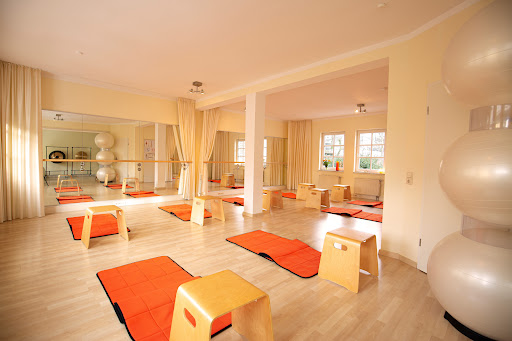 Marida Merziger - ganzheitliche Physikalische Therapie und Cantienica-Instruktorin - Germany