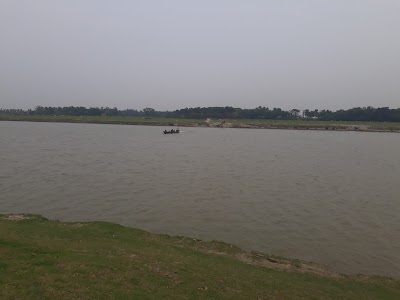 Photos of Aarong Lalmatia