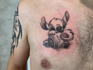 Photo n°10 de L’exutoire tattoo/piercing à Toulon (Salon de tatouage et piercing)