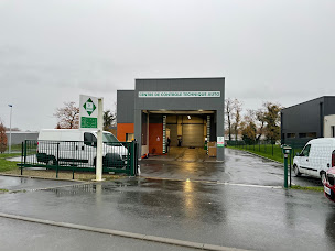 Photo n°2 de Centre contrôle technique DEKRA à Taden (Centre de contrôle technique)