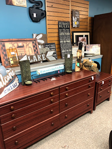 Seconds Best Consignment & Gifts - Thumbnail