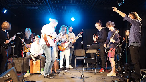 Instytut Gitary - nauka gry na gitarze, ukulele oraz warsztaty muzyczne Warszawa