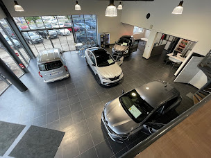 Photo n°16 de RENAULT / DACIA Unieux Firminy Garage Erick Postal à Unieux (Atelier de carrosserie automobile)