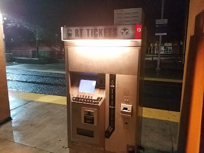 4th Ave/Wayne Hultgren Station (WB)