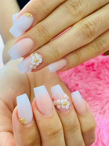 Mimi Nails interior view