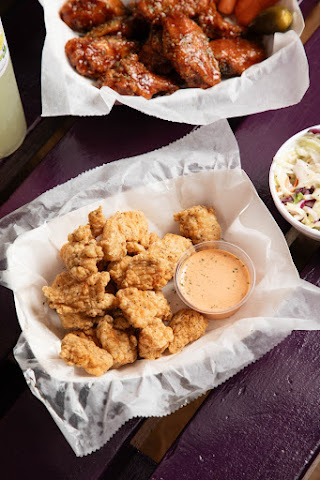 McHardy's Chicken & Fixin' by null