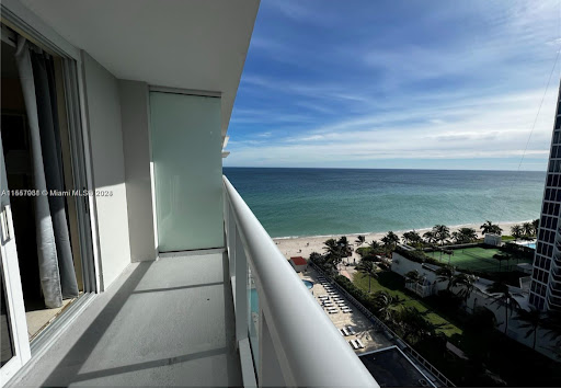 RE/MAX ROYALE Real Estate Agency -Weston Florida Top Selling Broker Realtor near me - Thumbnail