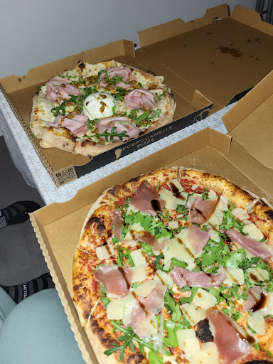 Photo 1 - LA PIZZA