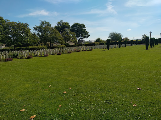 Douvres-la-Délivrande CWGC - Thumbnail