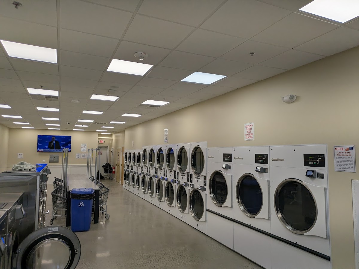 Laundry 401 LLC facility with washing machines in Salem
