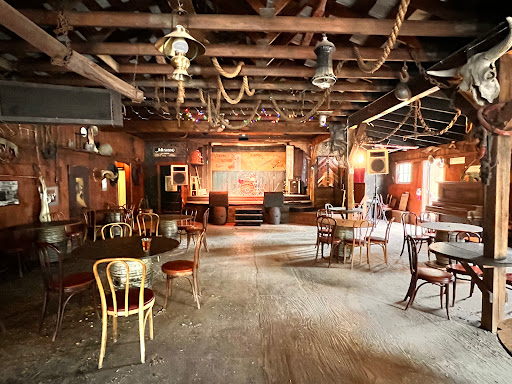 Malemute Saloon - Visual