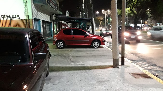 Lavadero de Autos Nitro, Author: Sofia Aguirre