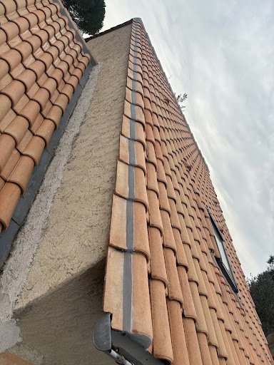 Photo de RENOV HABITAT Couvreur Bergerac à Lembras (24100)