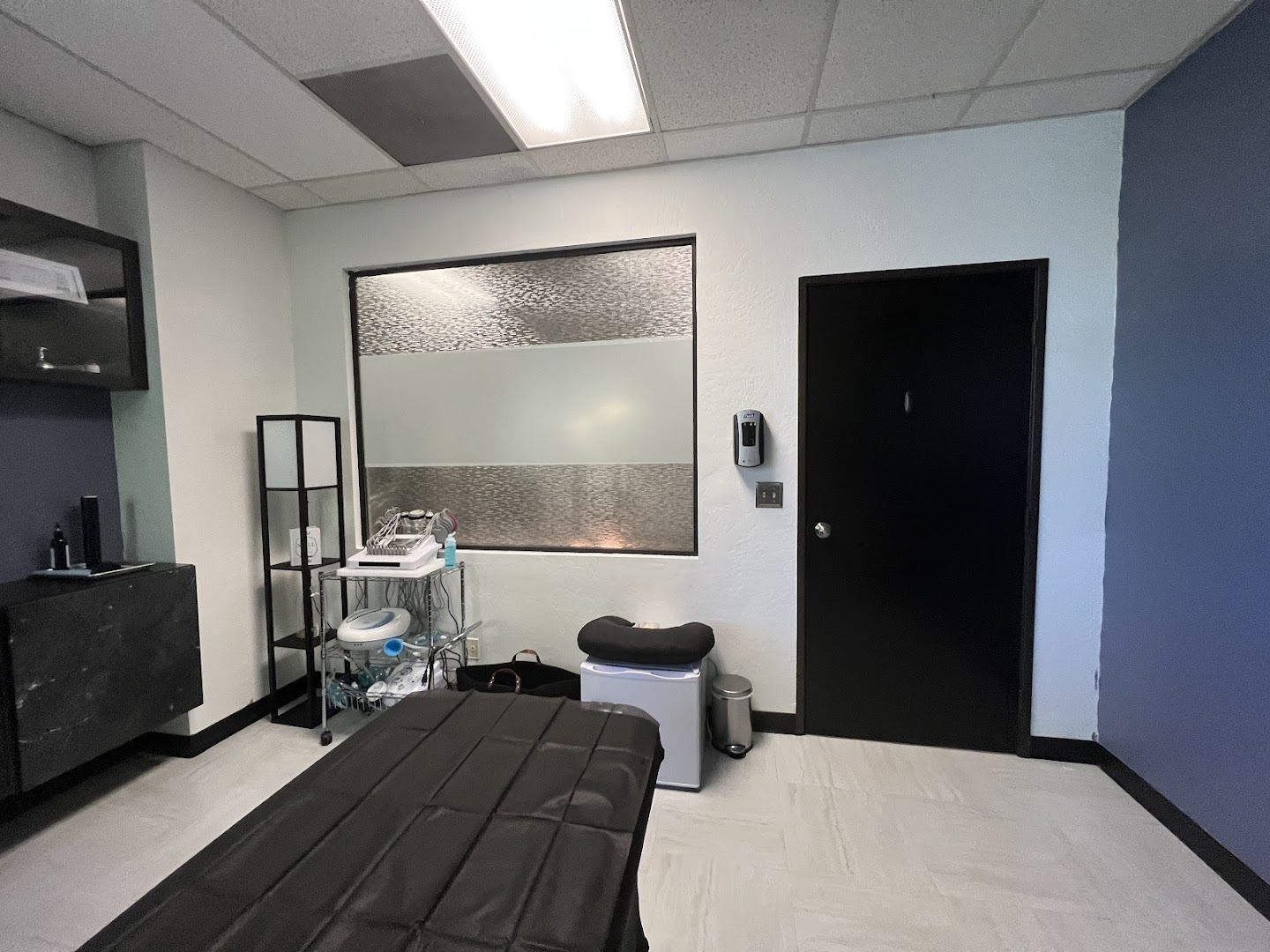 Holistic Wellness & Curves - exterior