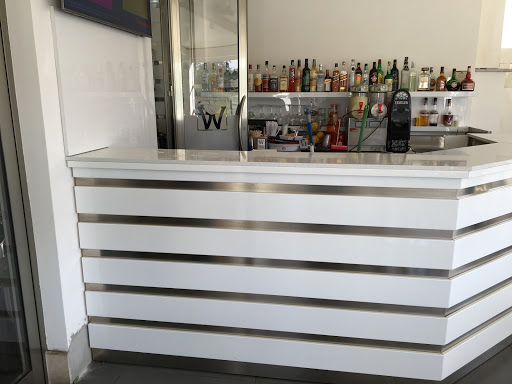 White pub - Visual