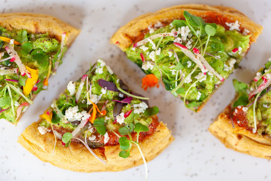 Hugo's Invitados by null