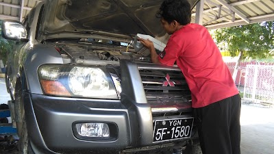 Photos of Mitsubishi Motor Service Center
