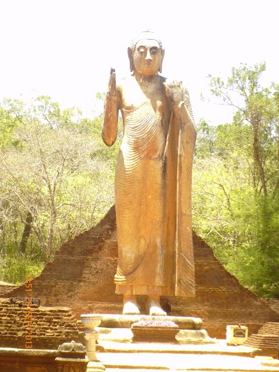 Photos of Maligawila Bosath Pilimaya මාලිගාවිල බෝසත් පිළිමය