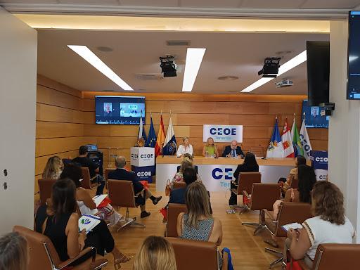 CEOE Tenerife - Servicios