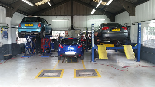Warren Garage Gallery - United Kingdom