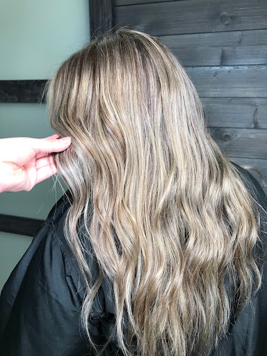 Linda's Beauty Salon Gallery - United States