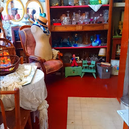 Photo n°9 de L atelier Vintage Brocante friperie Marmande à Marmande (Magasin de vêtements vintage)