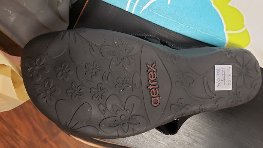 Burton's Shoes - Thumbnail