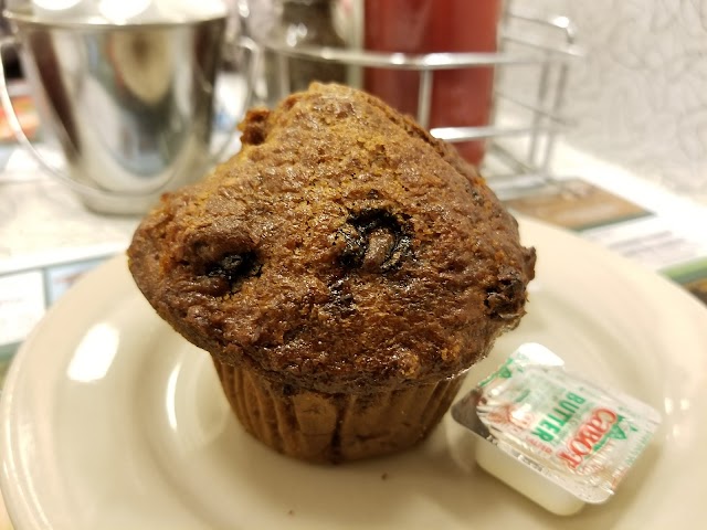 Lou's Restaurant & Bakery