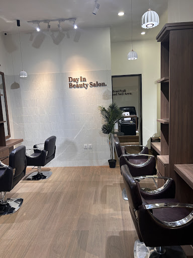 Day In Beauty Salon Sibanggede