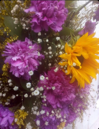 Olgas Fresh Flowers & Gifts - Thumbnail