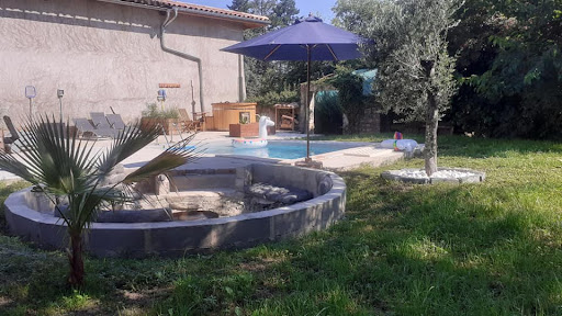 Photo de Domaine de Cozance : Chambres d'Hotes et gite insolite - Espace Nordique Zen Détente - Piscine - Mini ferme pédagogique à Anjou (38150)