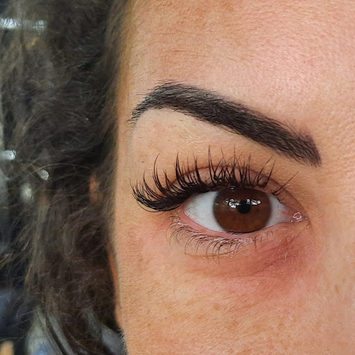 Tamarindo Eyelashes (eyelash extensions and brow bar)