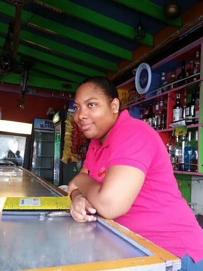 Photos of Eroline's Supermarket
