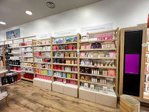 Photo n°2 de Adopt Parfums à Montivilliers (Boutique de santé et beauté)