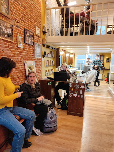 Calvetti Bulldog Barbershop&Tattoo - Thumbnail