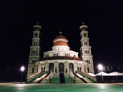 Photos of Katedralja Orthodhokse "Ringjallja e Krishtit"