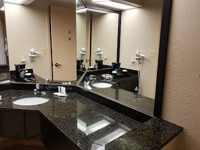 Photos of Clarion Suites Maingate