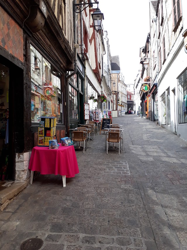 Chez Carlotta