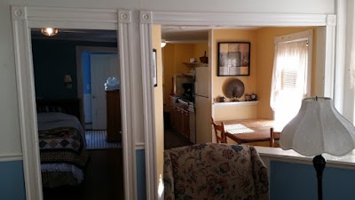 Burbank Rose Bed & Breakfast | Family Guest House, Affordable Bed and Breakfast and Guest Housing in Newport RI